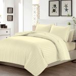 ⁦كفر مفروشات سرير قطني مخلوط مقاس دبل – اشترِ 1 واحصل على 2 مجانًا بـ 3 ألوان مختلفة (رصاصي، بيج، أبيض)⁩ - الصورة ⁦2⁩